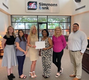 Jamie Stahley, personal banker, Malorie Goffman, relationship banker 1, Samantha Robertson, Financial Center Manager, Clarissa Pace, S.A.F.E. Center founder, Laura Jones, Relationship Banker 2, and Dr. Chris Allen, S.A.F.E. Center Director.